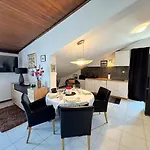 Lure With Sea View Apartament *