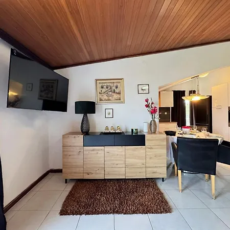 Lure With Sea View Apartament *